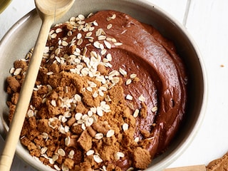 Chocolademousse met speculaascrumble en havervlokken