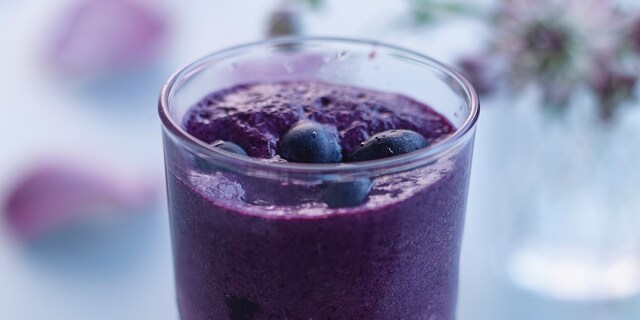 Smoothie met blauwe bessen