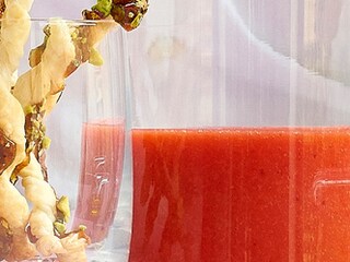 Aardbeisoepje met bladerdeegstengels