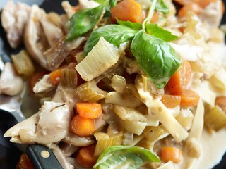 Tagliatelles et cuisses de lapin à la Leffe et au romarin