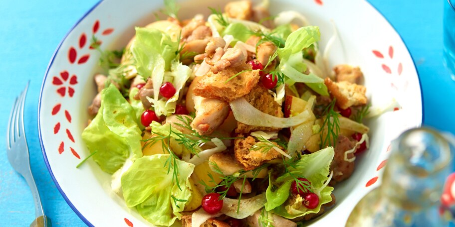 Salade de poulet aux nectarines et à la vinaigrette au romarin