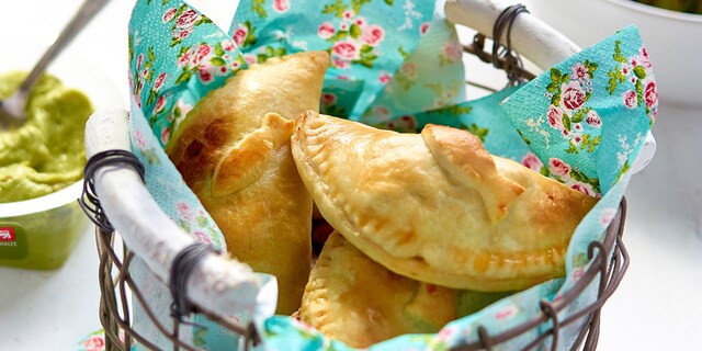 Tonijnflappen, gesneden boontjes en gedroogde tomaten