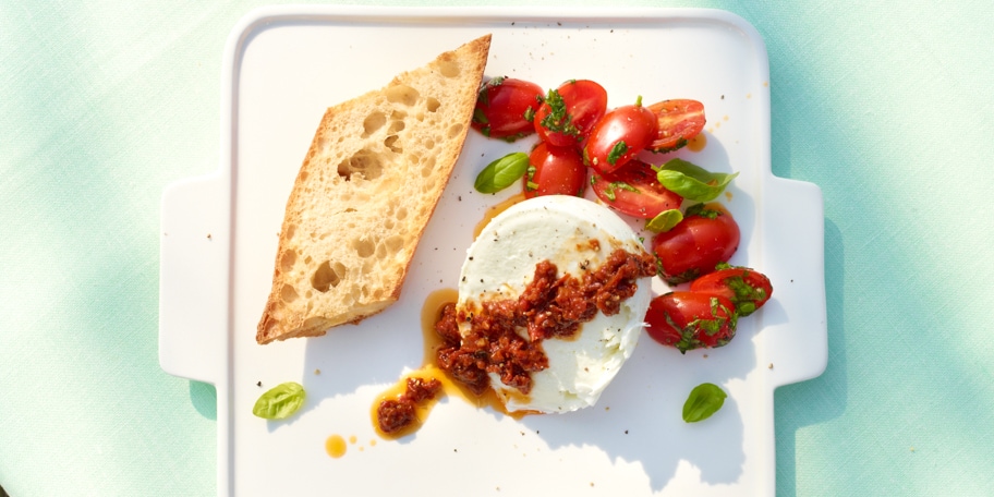 Salade de tomates à la mozzarella de bufflone
