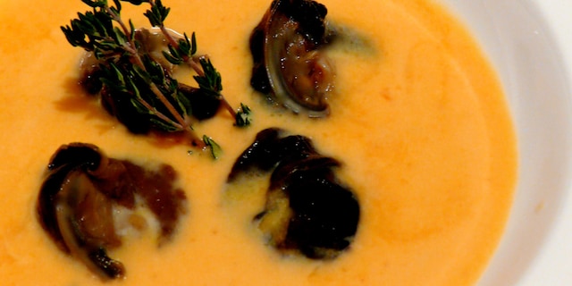 Soupe de butternut au thym et aux escargots