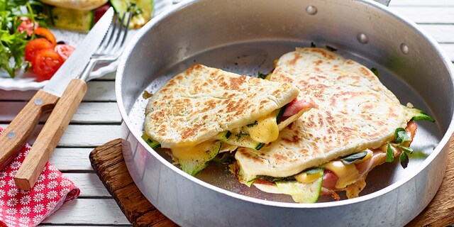 Pain cuit à la poêle au jambon d’Ardenne et au fromage Averbode