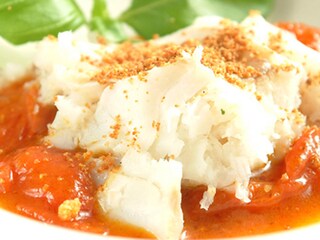 Cœur de cabillaud, tomates cerises confites et sablés au parmesan