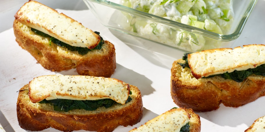 Tzatziki met feta en spinazie