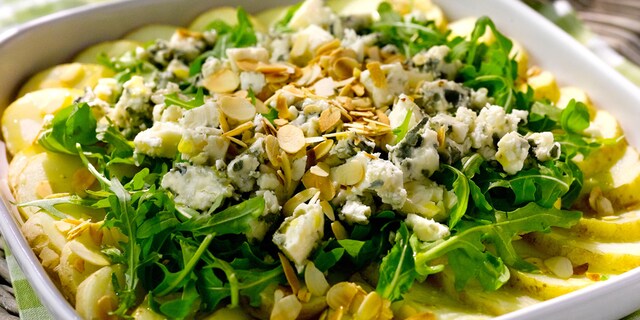 Salade de pommes de terre au roquefort et aux amandes