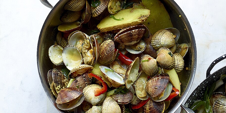 Vongole à la khao san road: gember, chili en citroengras