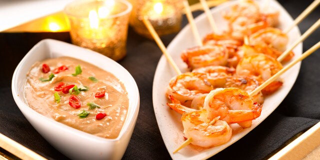 Scampibrochette met satésaus