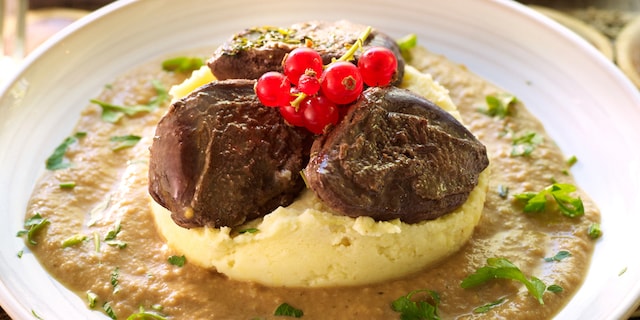 Filet van bosduif met appel en calvados