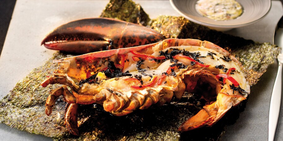 Demi-homard rôti au beurre d’algue nori