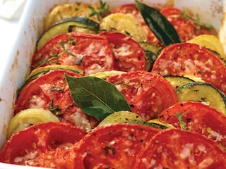 Tian van tomaat en courgette