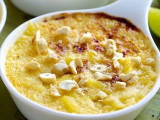 Gegratineerde ananas met cashewnoten