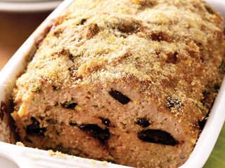 Pain de viande aux olives et pignons de pin