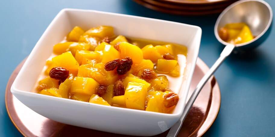 Mangocompote met rozijnen en specerijen