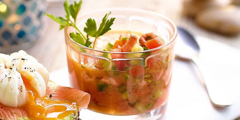 Gazpacho en salsa van grijze garnalen