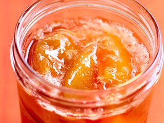 Confituur van nectarines met citroenmelisse