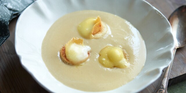 Soupe à l’oignon au Herve