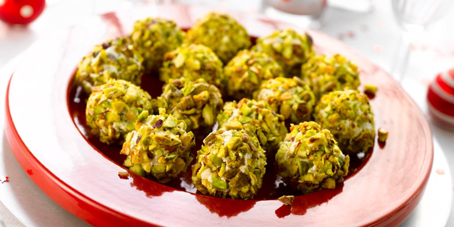 Fetatruffels met munt en pistachenoten