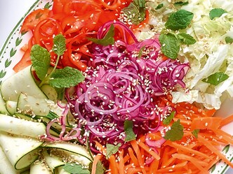 Salade de légumes crus au vinaigre de riz
