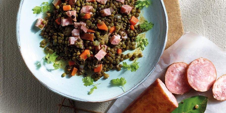 Lentilles du Puy à la saucisse fumée de Morteau