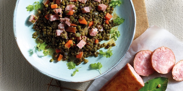 Lentilles du Puy à la saucisse fumée de Morteau