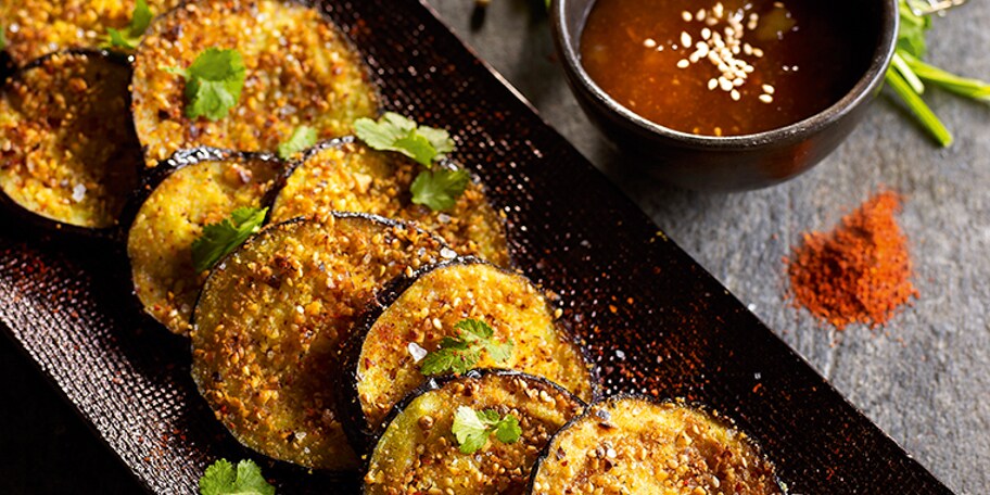 Knapperige aubergines op Indiase wijze
