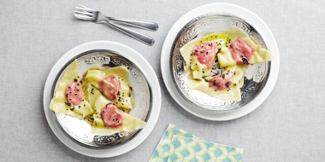 Ravioli van rode biet