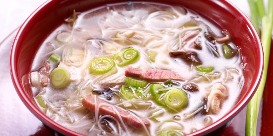 Soupe au poulet et au soja