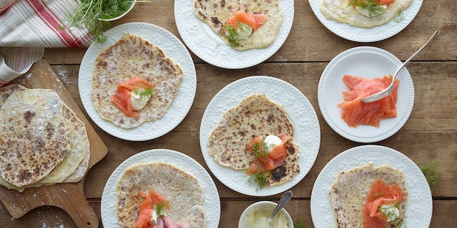 Lefse met gerookte zalm