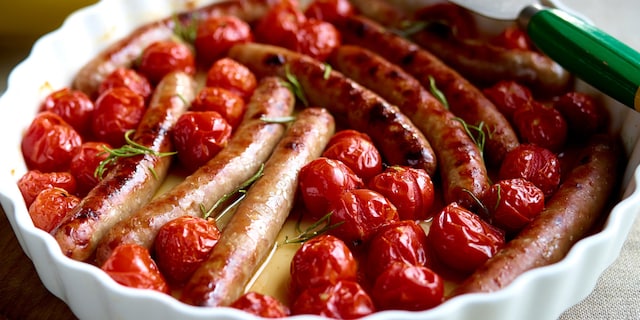 Chipolata’s met kerstomaten, honing en rozemarijn