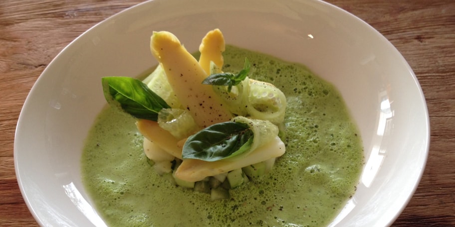Tartaar van asperges en groenten