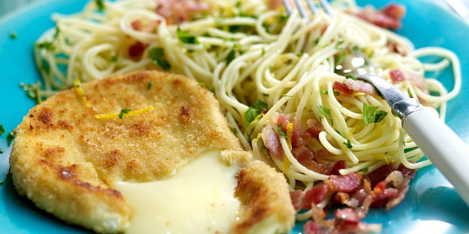 Gepaneerde Tomme en pasta met gremolata