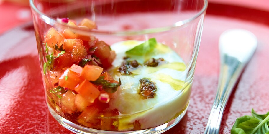 Gemarineerde tomaat met mozzarellamousse