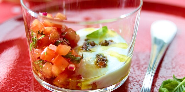 Gemarineerde tomaat met mozzarellamousse