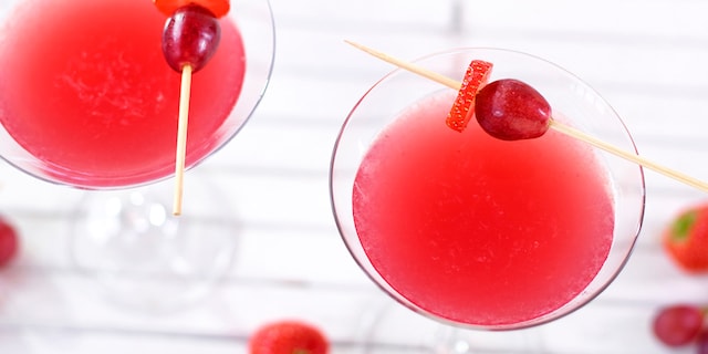 Cosmopolitan met rode vruchten