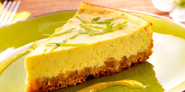 Cheesecake met limoen en exotische coulis