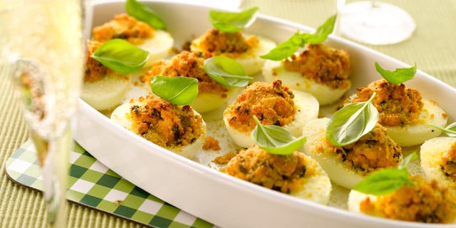 Eieren gevuld met parmezaan