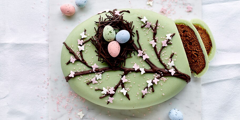 Paastaart met chocolade en marsepein