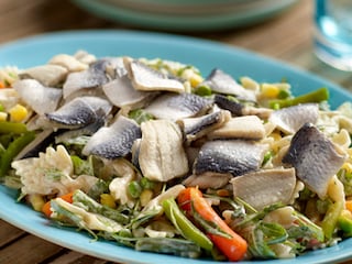 Salade de pâtes aux harengs et à la roquette