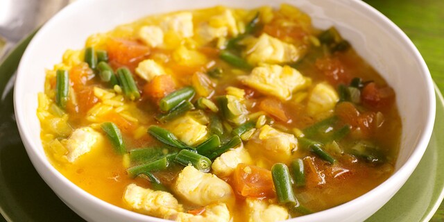 Soupe-repas au poisson et au riz thaï