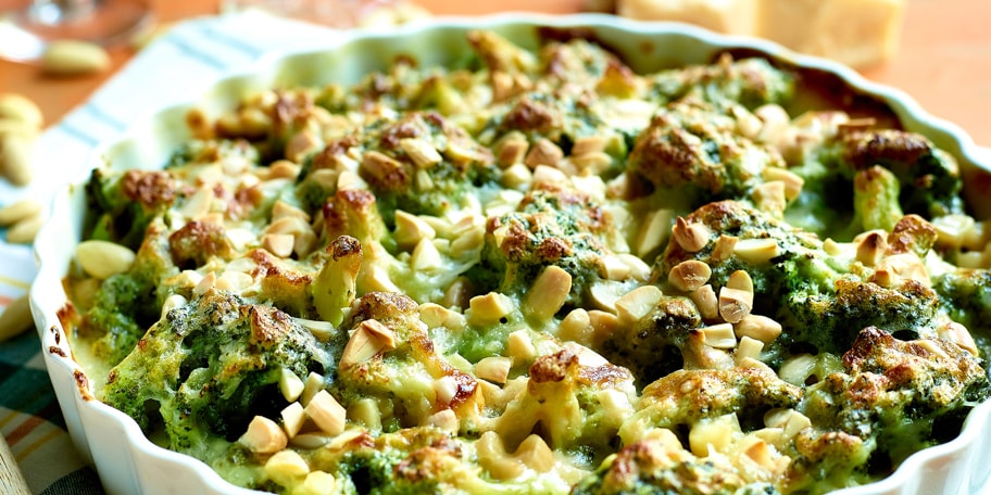 Gegratineerde broccoli met amandelen