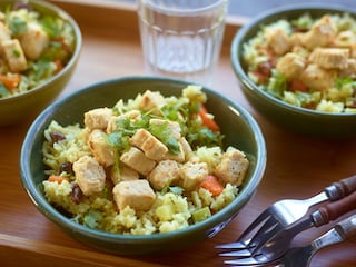 Pilav met groentjes, rozijnen en stukjes Quorn