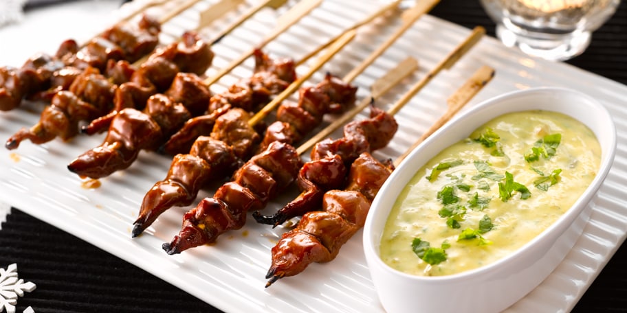 Brochette de canard, sauce au chutney de mangue