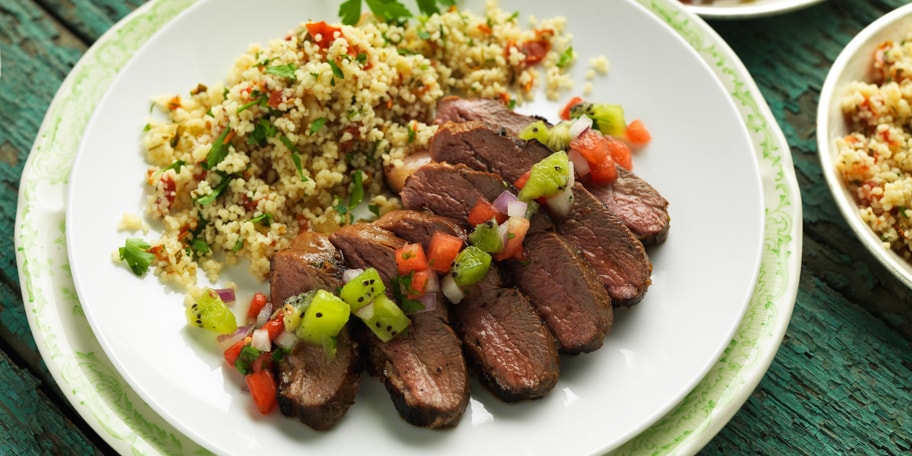 Eendenborstfilet met Caraïbische smaken, salsa van watermeloen en kiwi