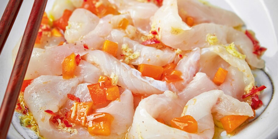 Carpaccio van goudbrasem en kaki