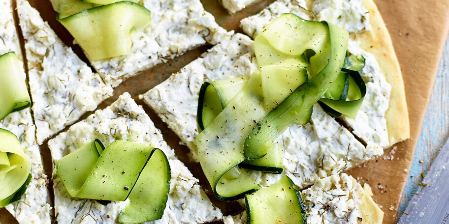 Tarte fine à la feta et carpaccio de courgette