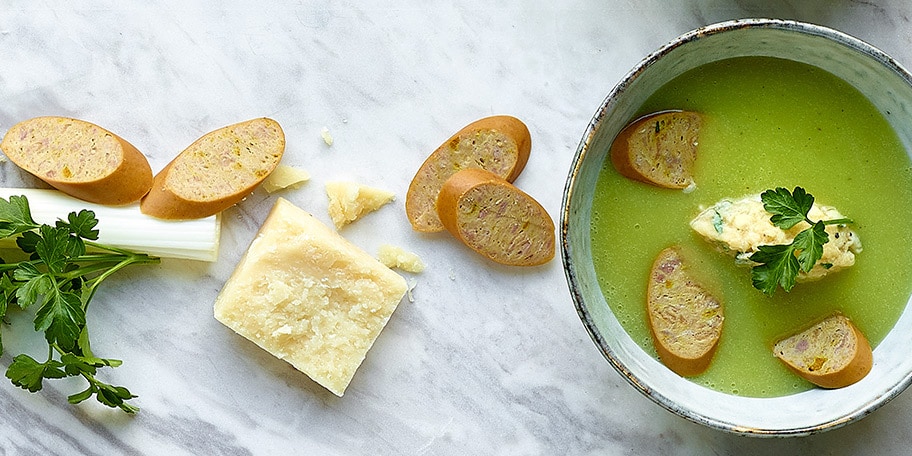 Soupe de poireaux aux quenelles de fromage