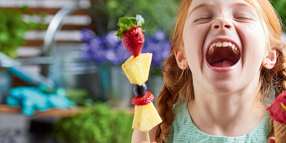 Brochettes met vers fruit